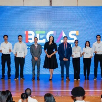 ITLA entrega 118 becas de Educación Superior durante su segunda convocatoria de 2026