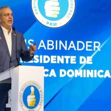 Abinader asume la presidencia de PRM con reto mantenerlo en poder en el 2028