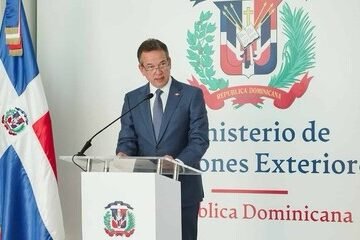 El canciller dialoga con EE. UU. sobre aranceles impuestos a RD