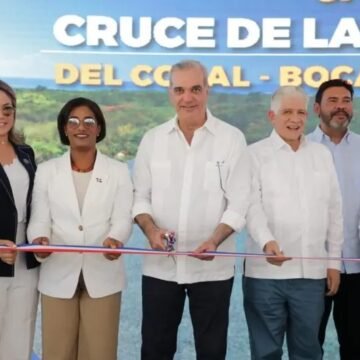 Tras 25 años de espera, Abinader inaugura carretera de Boca de Chavón