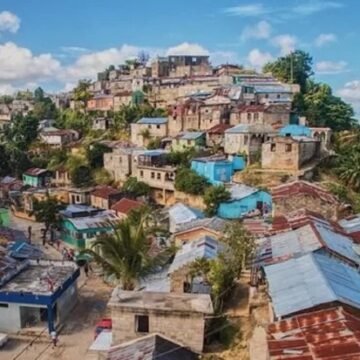 Hoteles Nacionales financia iniciativa de protección infantil en Capotillo