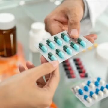 Farmacéuticos advierten sobre amenazas al suministro de medicamentos en hospitales públicos