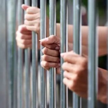 Recluso muere tras presunta agresión de otro interno