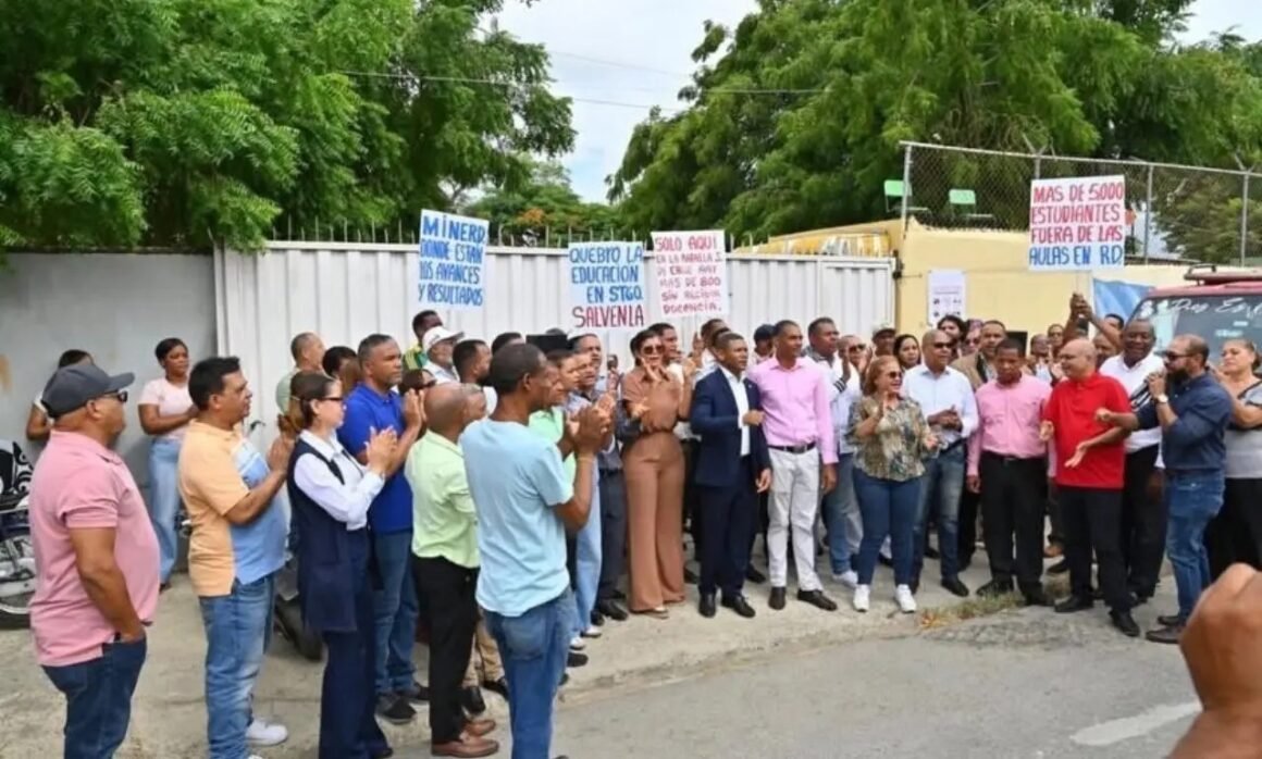 FP pide declarar a Santiago en emergencia por crisis escolar