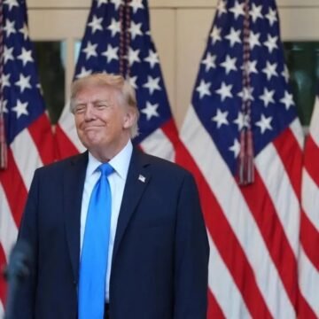 Trump lleva al cierre del Centro Kennedy tras disputa legal