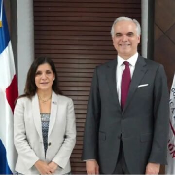 Ministro Educación y embajadora EE. UU. abordan áreas de cooperación