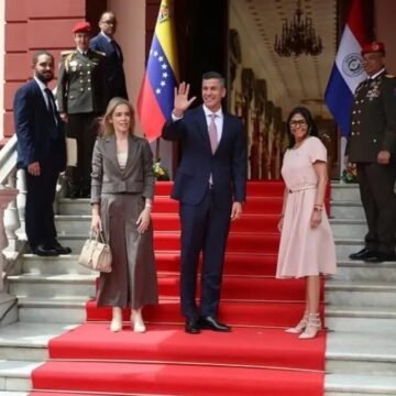 Presidente de Paraguay llega a Venezuela