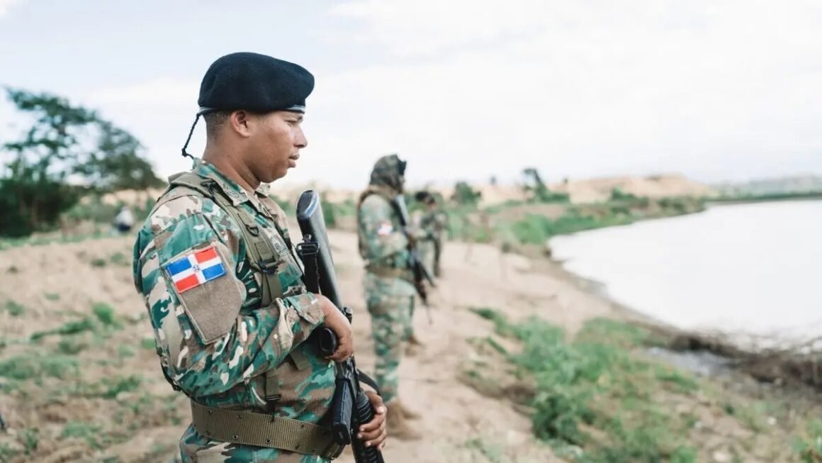 Ejército dominicano informa que intensifica operaciones fronterizas