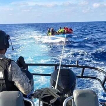 Armada intercepta embarcación con 38 haitianos cerca de Isla Cabra, Montecristi