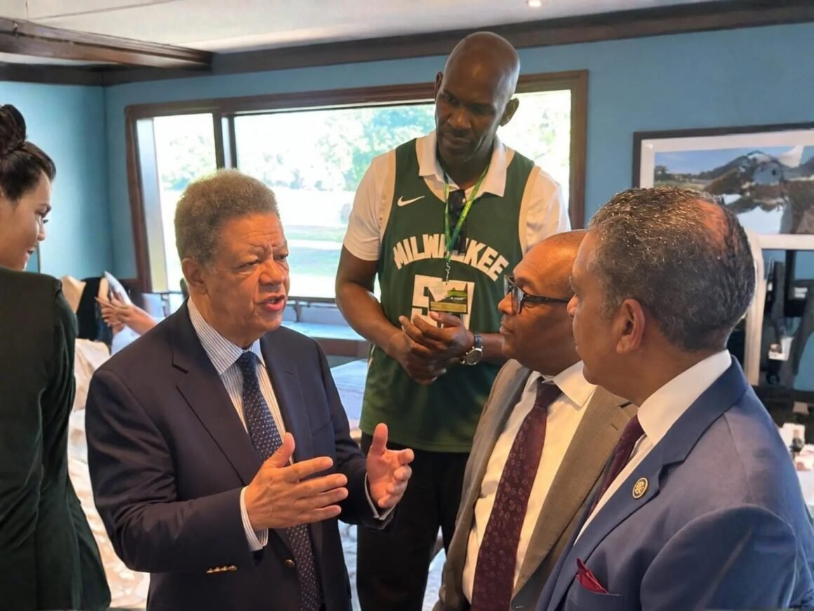 Vargas destaca vínculo de LF con los dominicanos en el exterior