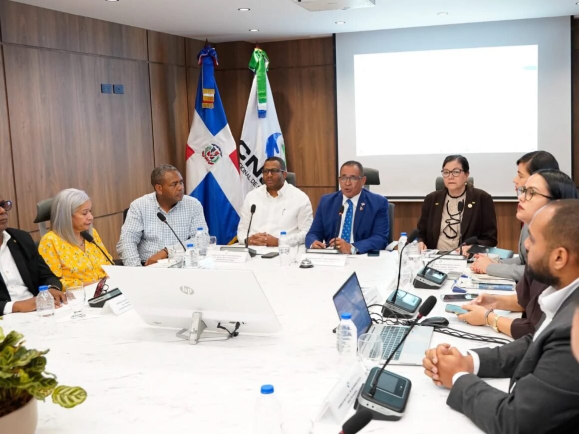 Mantienen diálogo para aprobar Fondo de Medicamentos de Alto Costo