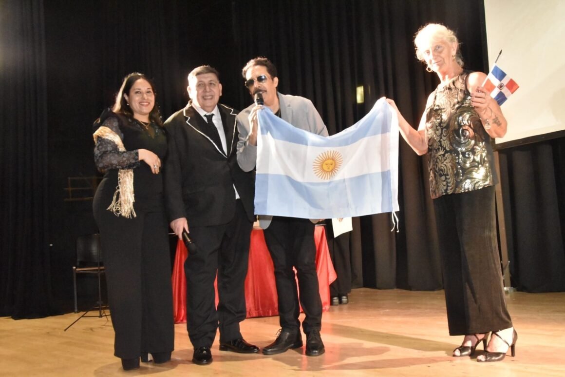 3340f84c-1bf2-4bbe-8e50-06eebba1d30a Pedro de Jesús recibe en Argentina el reconocimiento a “Canción del Año” por “Volverte a ver”