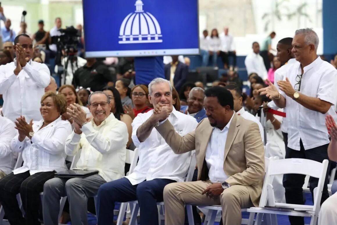 6efbcc4d-ccad-4fb4-a095-5919c4b04c6f «Yo sé a quien le toqué las puertas y quien me abrió, usted es mi amigo»: Pedro Martínez agradece apoyo de Luis Abinader