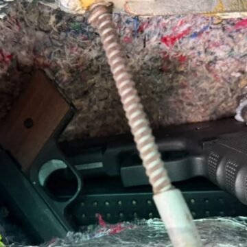 DNCD captura hombre con armas y municiones ocultas en camioneta en SDO