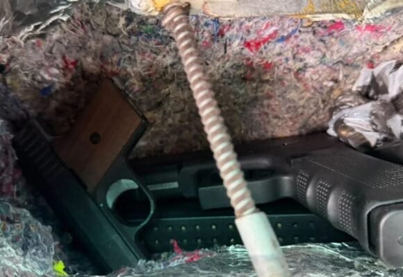 DNCD captura hombre con armas y municiones ocultas en camioneta en SDO