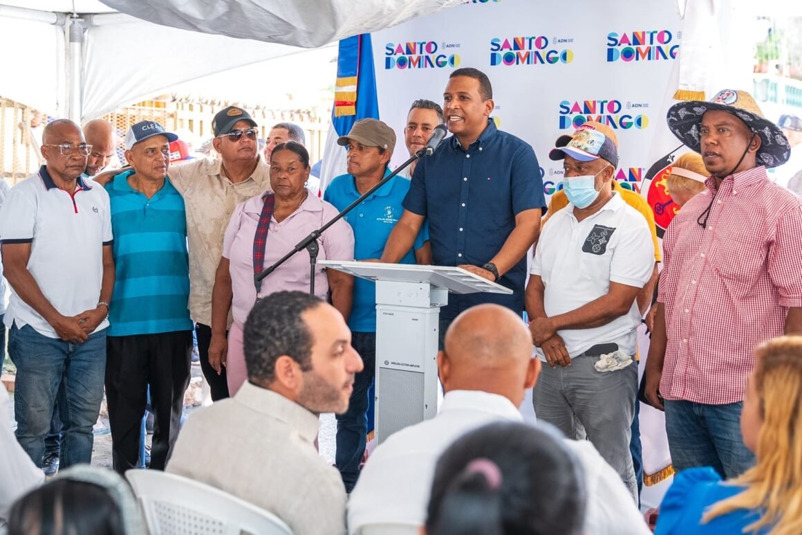 Comunitarios agradecen a Carolina Mejía por realizar operativo médico-social en El Caliche de Cristo Rey