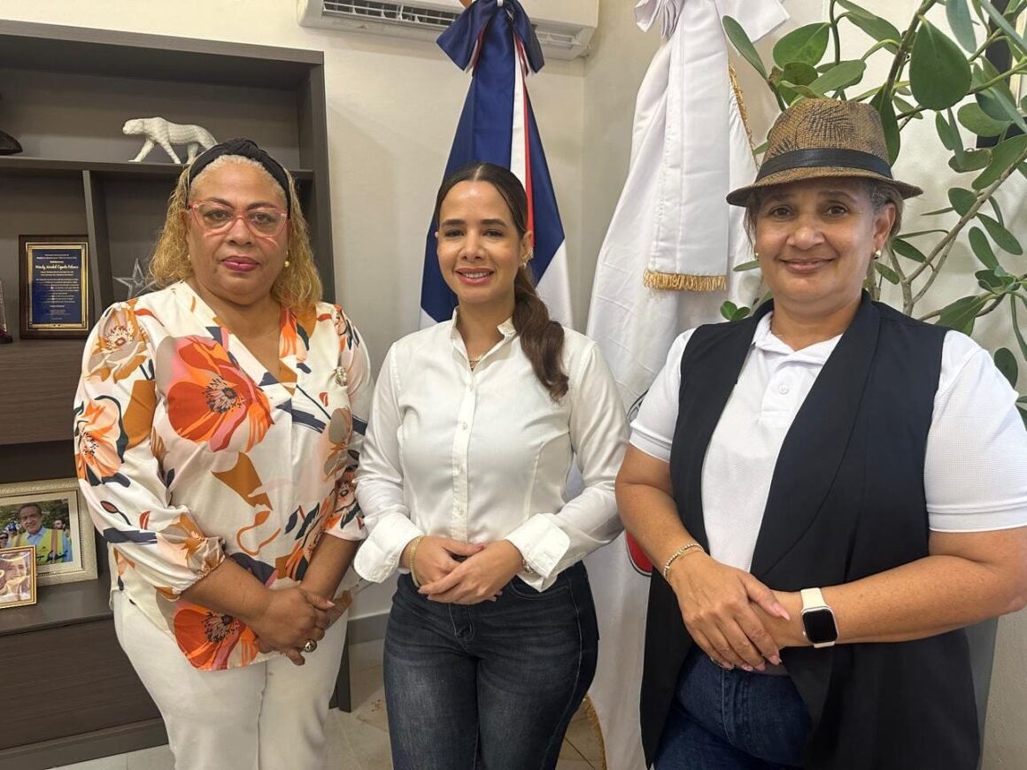 WhatsApp-Image-2026-10-26-at-5.45.49-PM Junta Municipal de San Luis, Concejo de Vocales y Fundación Denfi realizan operativo de salud visual para niños