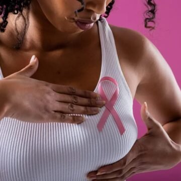 cancer-de-mamapjm Oncólogos aseguran CNSS dejó fuera tratamientos eficaces contra el cáncer de mama