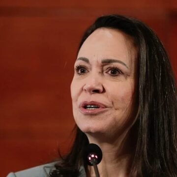 María Corina Machado denuncia que EE.UU. la ha excluido de las negociaciones sobre Venezuela