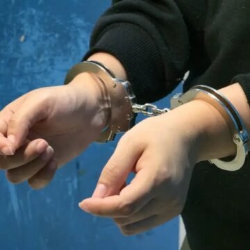 Extraditan a EE.UU. a dos dominicanos acusados de acoso cibernético y amenazas