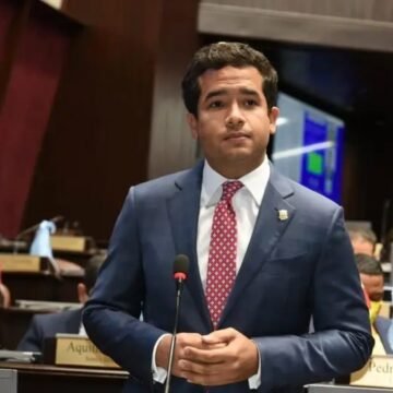 Omar Fernández se recupera tras ser ingresado por agotamiento