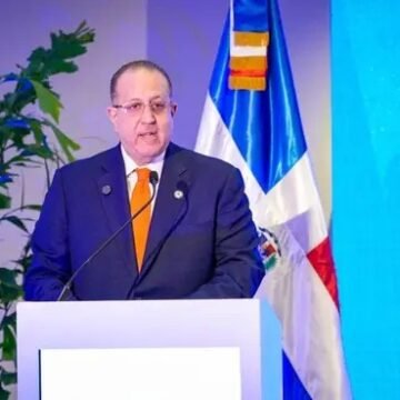 Magin Díaz explica situación de precios combustibles en el país