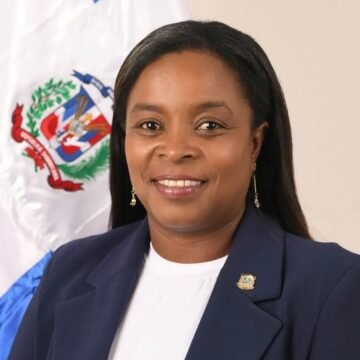 Alfredo Pacheco condena intento de arresto de diputada Millys Martínez y recuerda protección constitucional de los legisladores