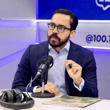 Yuri Enríquez anuncia que Gonzalo Castillo acudirá a debates y entrevistas como parte de su proyecto presidencial