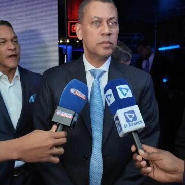 Director de INDOTEL revela cierre de 34 emisoras ilegales y anuncia esfuerzos para frenar interferencias haitianas en la frontera