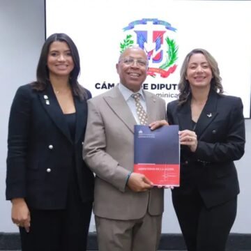 Ministerio de la Mujer aclara alcances del proyecto de Ley Mirabal y llama a debatir su contenido con base en el texto