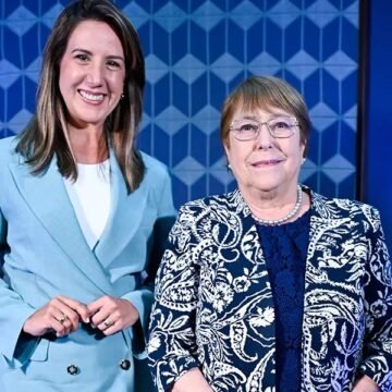 Bachelet dice América Latina no debe alinearse con ninguna potencia