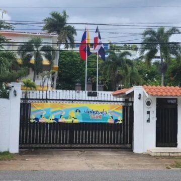 Venezuela aún no reanuda servicios consulares en República Dominicana
