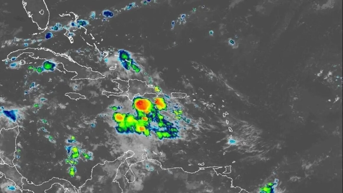 Indomet prevé aguaceros este miércoles en varias provincias del país
