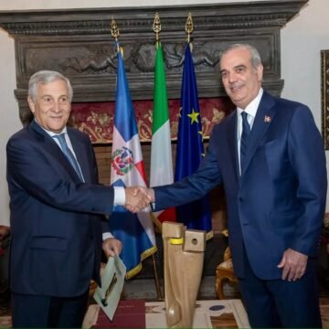 Abinader se reunirá hoy con Pietro Parolin tras suspensión de audiencia con el papa
